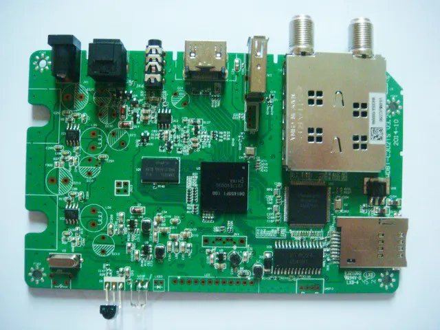 ISDB-T BS CS Japan กล่องรับสัญญาณ PVR TV แบบสามแบนด์ของญี่ปุ่น