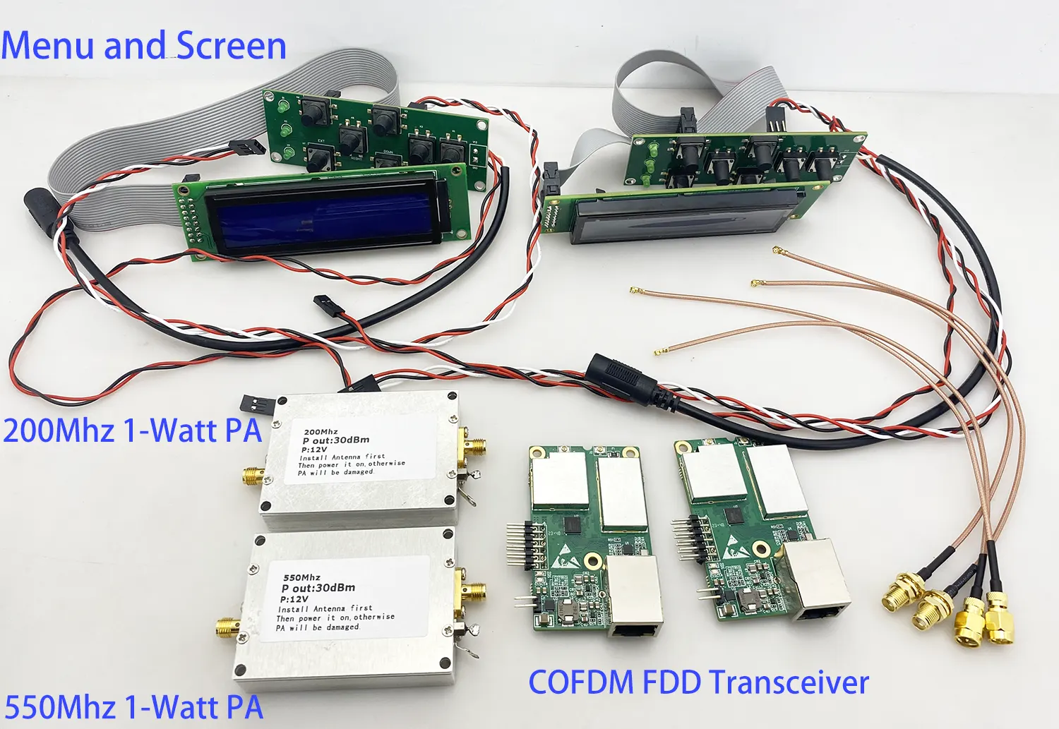 COFDM FDD Transceiver 200MHz üleslingi 550MHz allalingil 1-vatine võimendi
