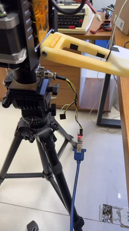 Comment envoyer des commandes à AAT Automatic Antenna Tracker pour ajuster manuellement l'angle 1 -