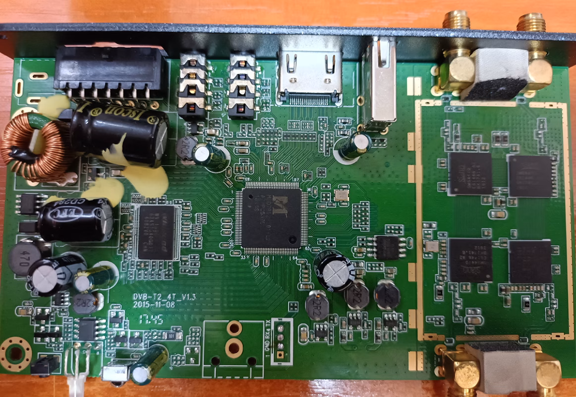 Belarus Car DVB-T DVB-T2 Four antenna digital tv receiver